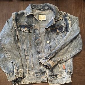 Classic Blue Denim Jean Jacket with Trucker Style